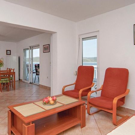 2 Bedroom Awesome Apartment In Drvenik Veliki 외부 사진
